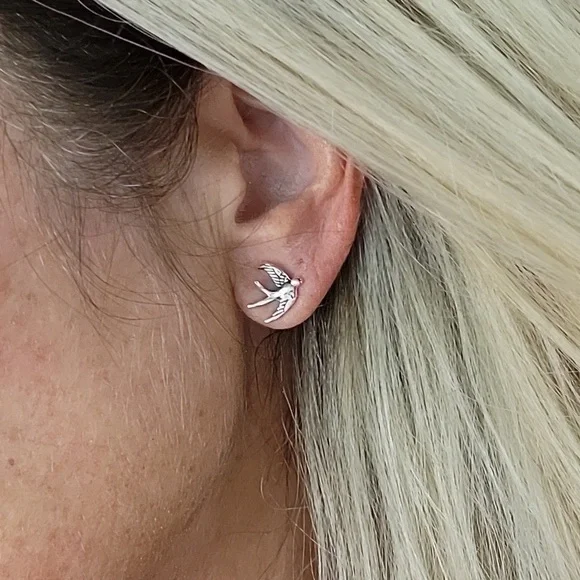 🔥LAST PAIR🔥 Soaring Swallow Stud Earrings - Picture 3 of 8